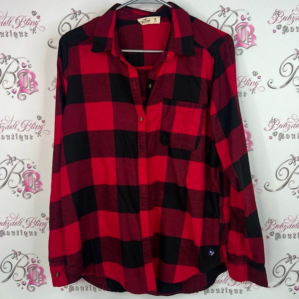 Hollister plaid button down long sleeve cottage cabin Red and Black Plaid Shirt